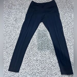 Black, Lululemon Align High-Rise leggings with pockets, Size 6